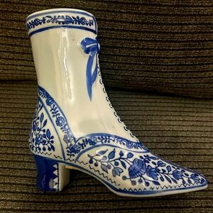 Blue White Ceramic Porcelain Shoe Boot Vase Figurine Statue Floral Print 7" Tall